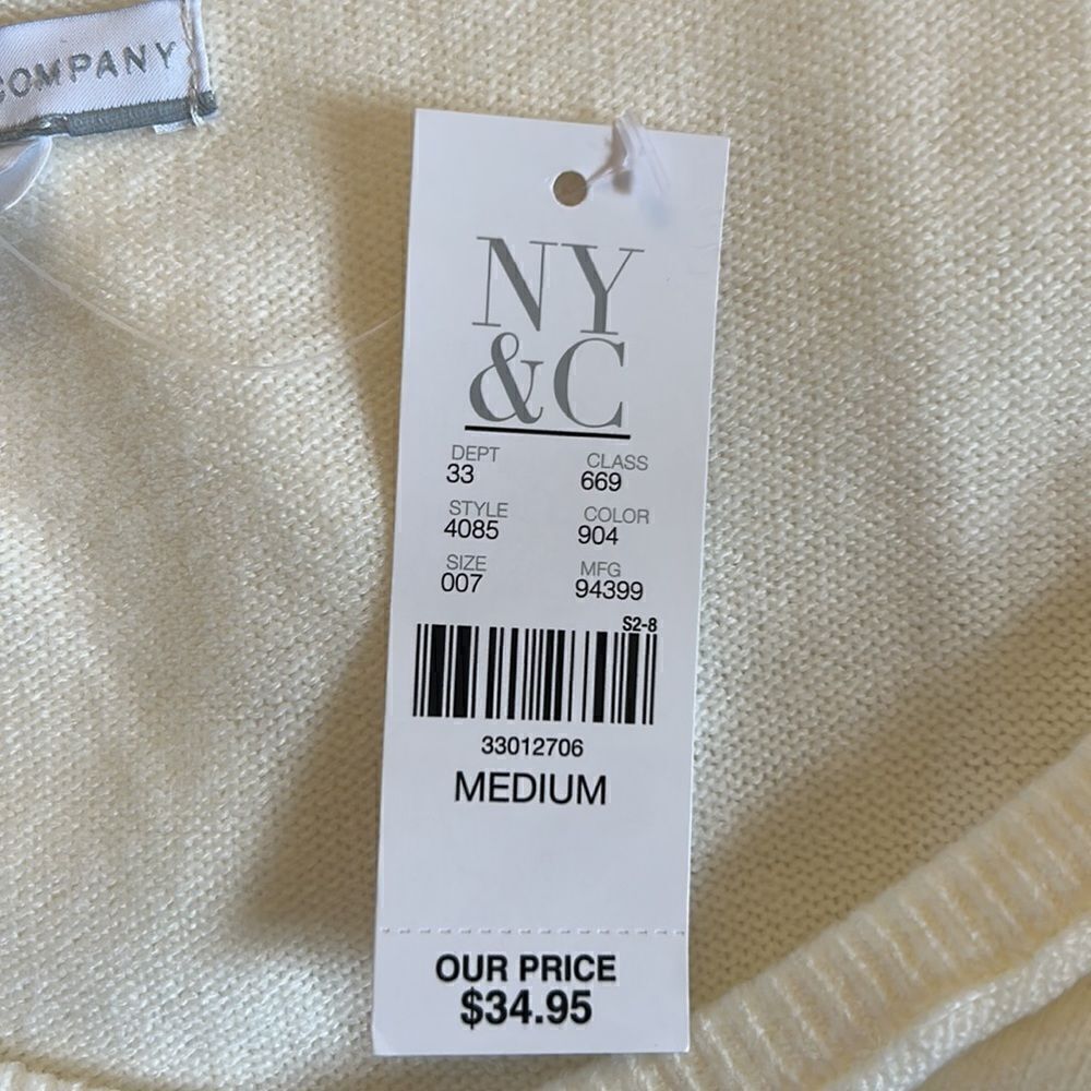 New York & Company cream colored V neckline long sleeve sweater Size M NWT - Picture 8 of 10